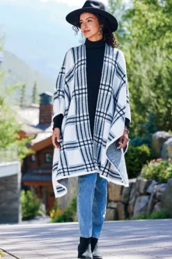 New Soft Surroundings Braunwyn Plaid Wrap BlueWindowpanePlaid