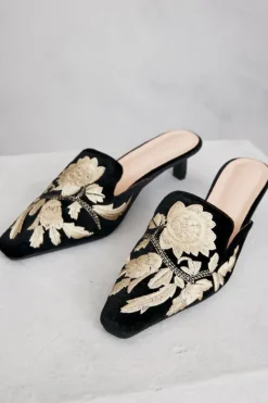 Clearance Soft Surroundings Carolina Embroidered Mule