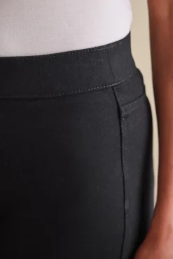 Soft Surroundings Ultimate Denim Pull-On Slim Leg Jeans